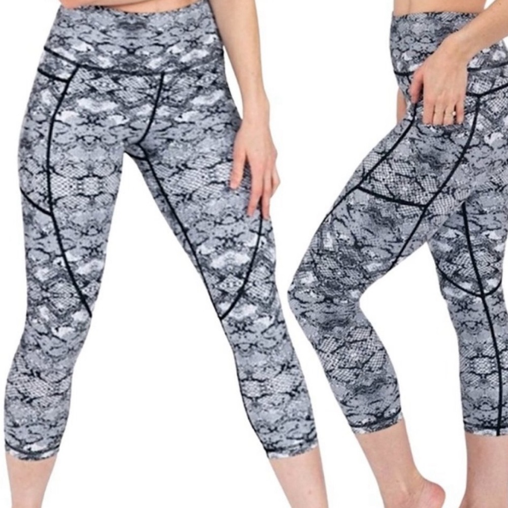 Zyia Capri Leggings